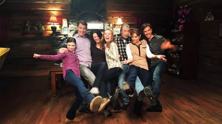 Stray kisses, sneezing fits, and forgotten lines... see the Heartland cast like you've never seen them before!